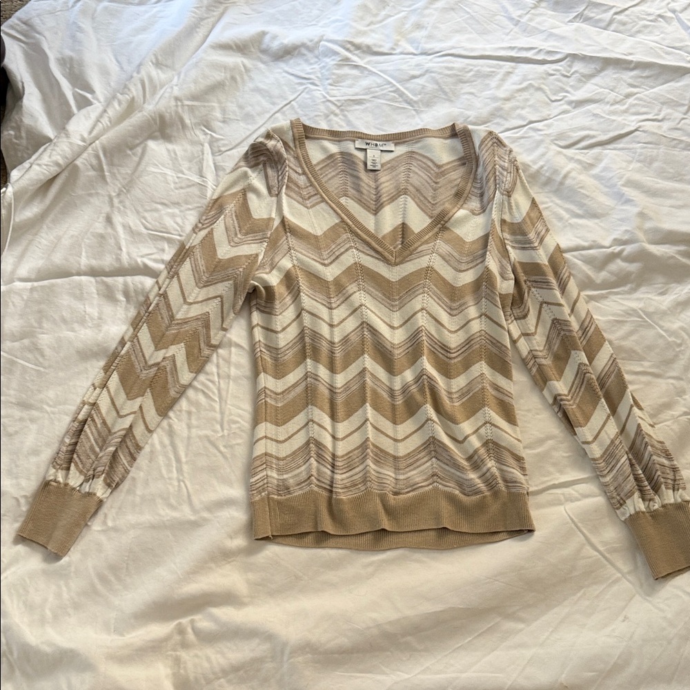 White House Black Market Beige and White V-Neck Sweater